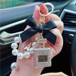 Elegant Beaded Pearls & Rhinestone Perfume Bottle Keychain with Bow, Alloy Metal